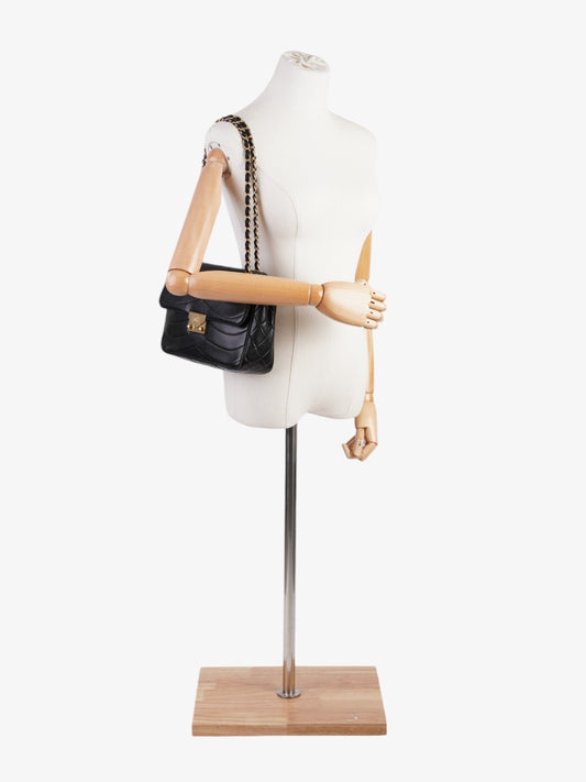 Chanel Scallop Flap Black Leather Medium Rovelle Bags