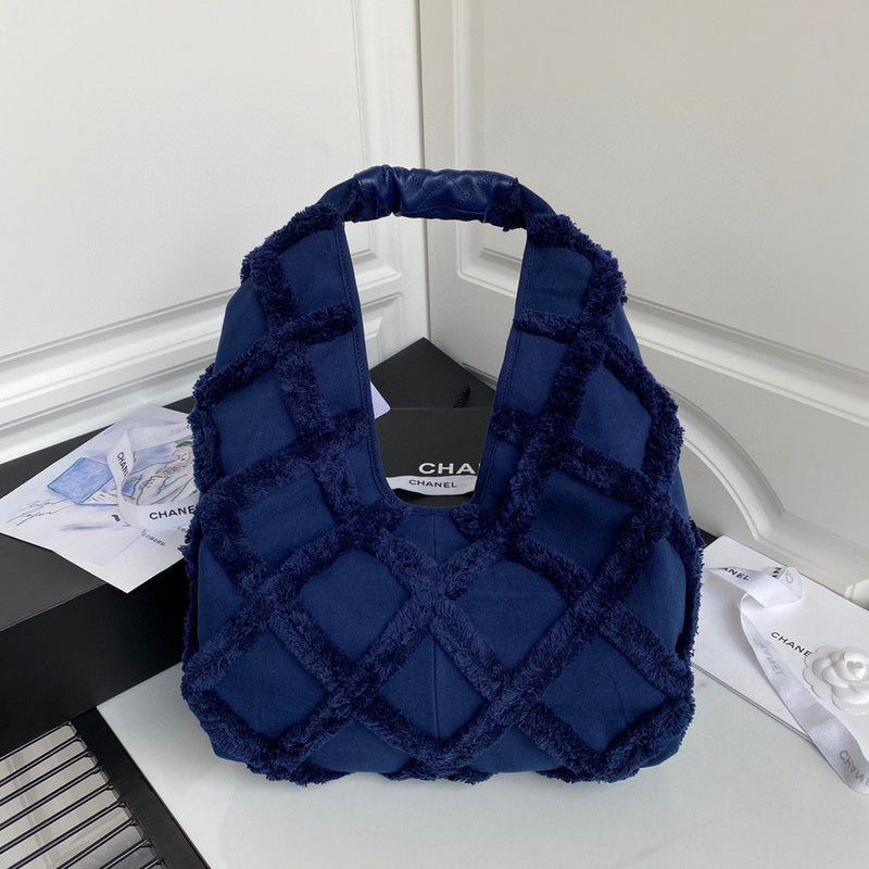 Chanel Luxury Handbag Style 605 Rovelle Bags