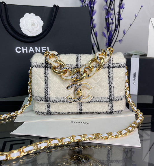 Chanel Luxury Handbag Style 58 Rovelle Bags