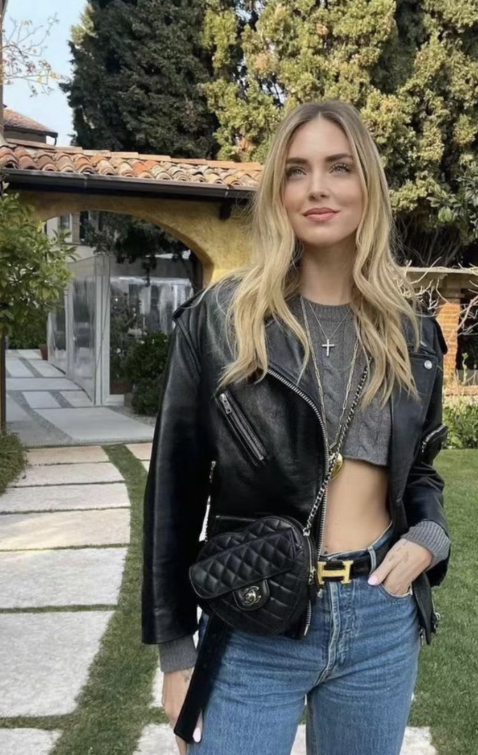 Chanel Luxury Leather Black Handbag Style 16 Rovelle Bags