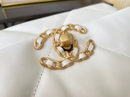 Chanel Luxury Handbag Style 607 Rovelle Bags