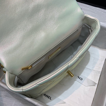 Chanel Luxury Handbag Style 588 Rovelle Bags