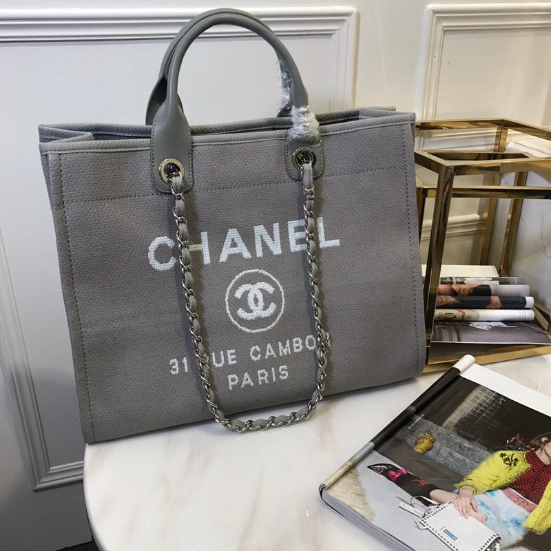 Chanel Luxury Handbag Style 552 Rovelle Bags