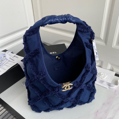 Chanel Luxury Handbag Style 605 Rovelle Bags