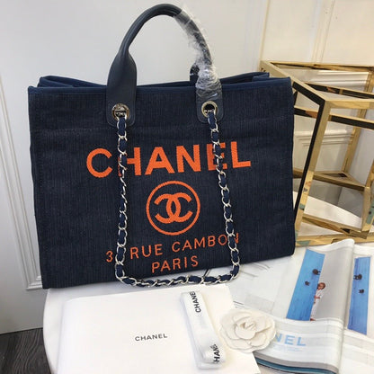 Chanel Luxury Handbag Style 556 Rovelle Bags
