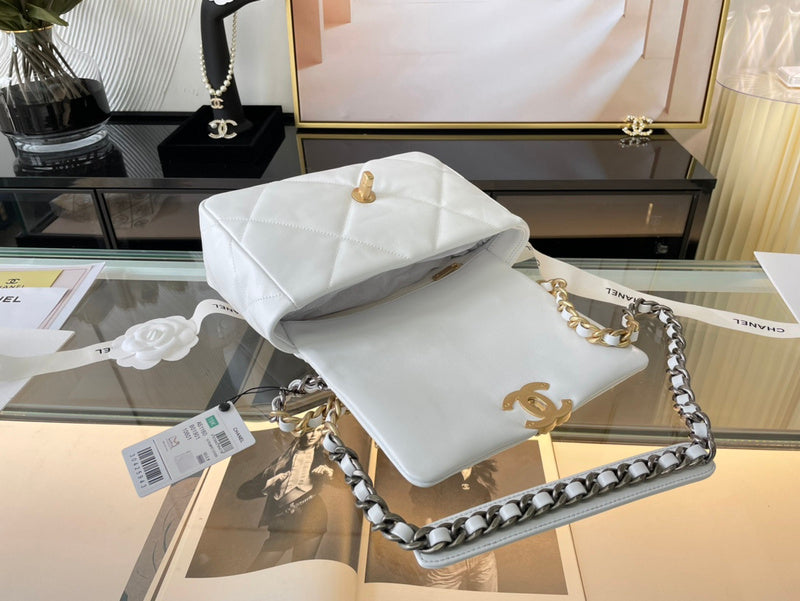 Chanel Luxury Handbag Style 607 Rovelle Bags