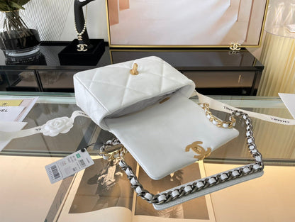 Chanel Luxury Handbag Style 607 Rovelle Bags