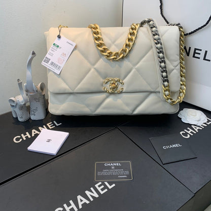 Chanel Luxury Handbag Style 582 Rovelle Bags
