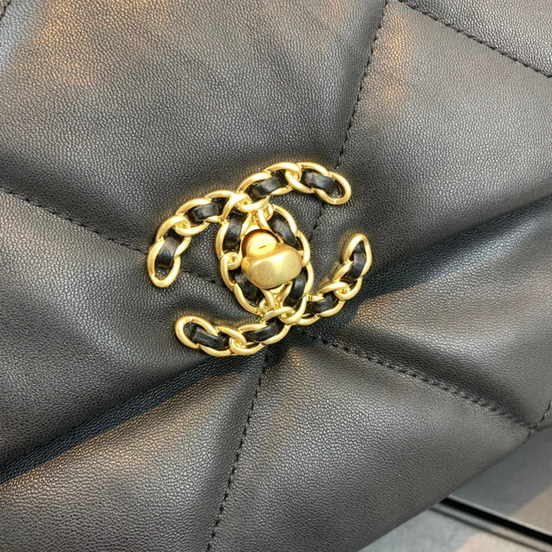Chanel Luxury Handbag Style 597 Rovelle Bags