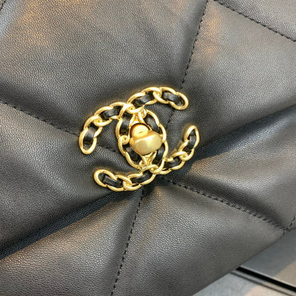 Chanel Luxury Handbag Style 597 Rovelle Bags