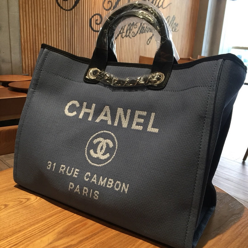Chanel Luxury Handbag Style 554 Rovelle Bags
