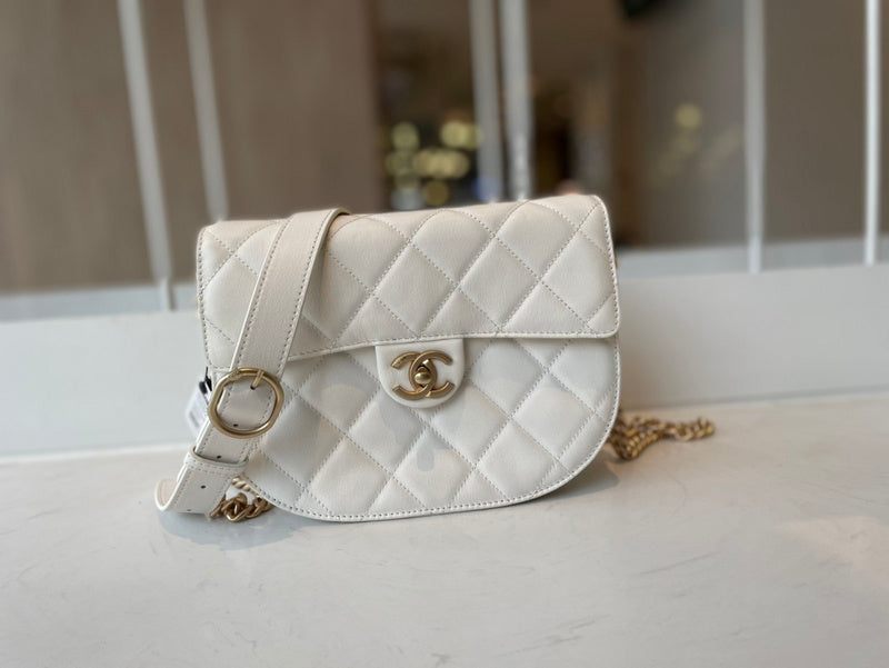 Chanel Luxury Handbag Style 615 Rovelle Bags