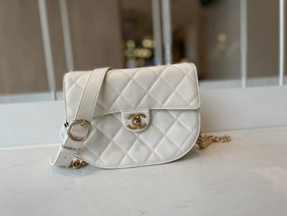 Chanel Luxury Handbag Style 615 Rovelle Bags