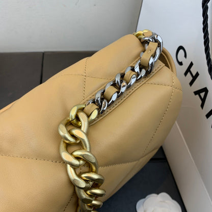 Chanel Luxury Handbag Style 579 Rovelle Bags