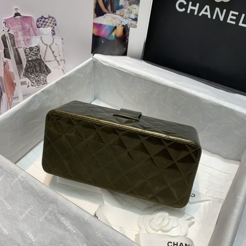 Chanel Luxury Handbag Style 563 Rovelle Bags
