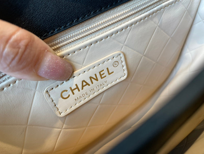 Chanel Luxury Handbag Style 616 Rovelle Bags