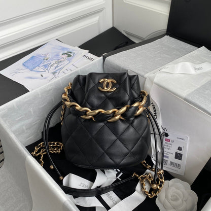 Chanel Luxury Handbag Style 647 Rovelle Bags