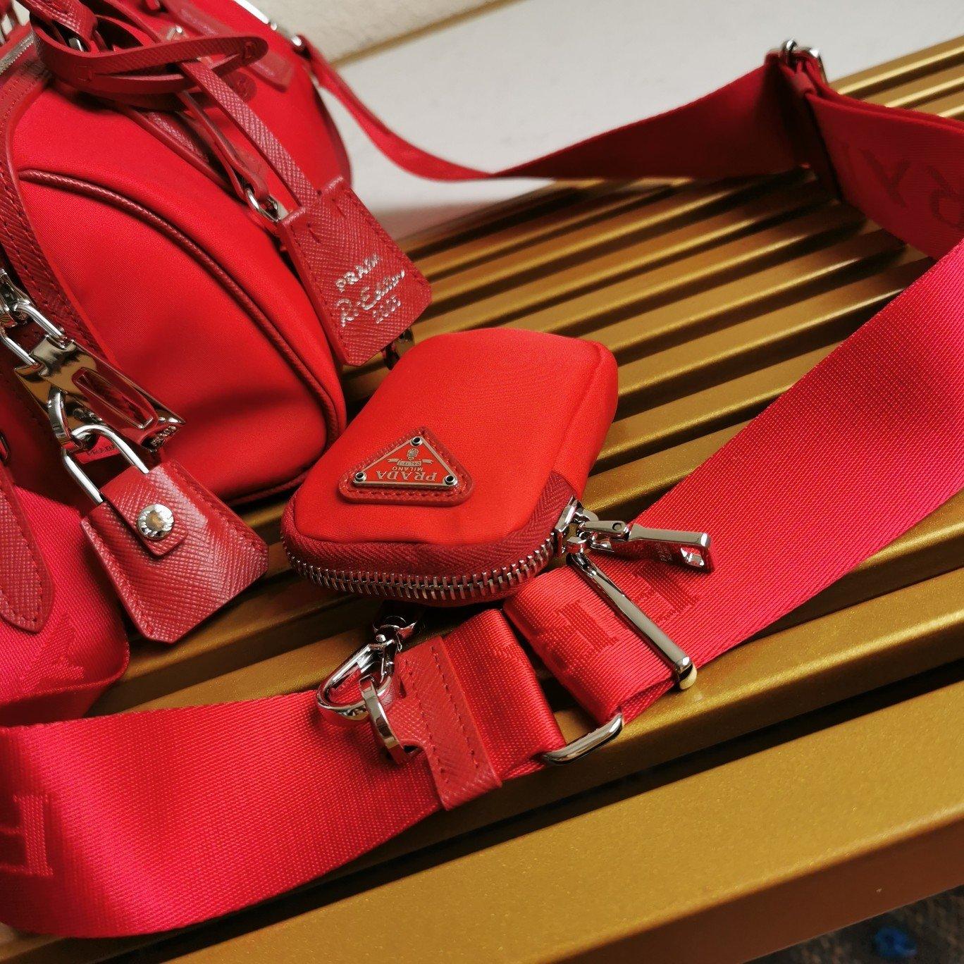 Prada Re-Edition 2005 Nylon Bag