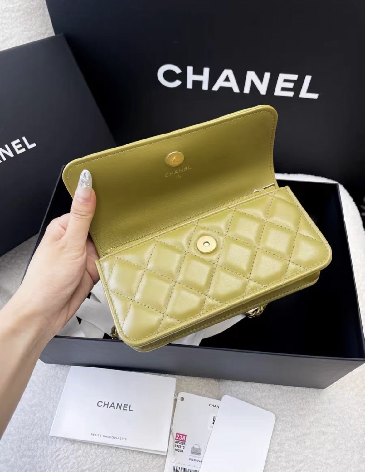 Chanel Luxury Leather Gold Handbag Style 14 Rovelle Bags