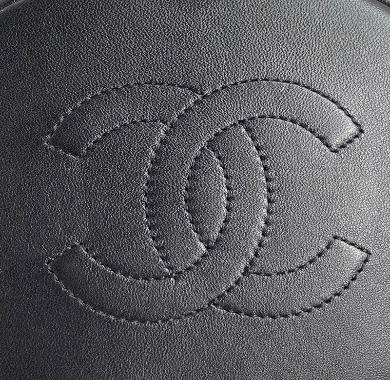 Chanel Luxury Handbag Style 647 Rovelle Bags