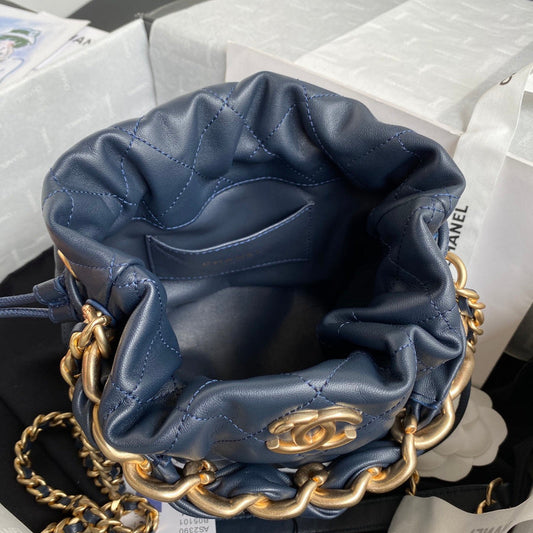 Chanel Luxury Handbag Style 648 Rovelle Bags