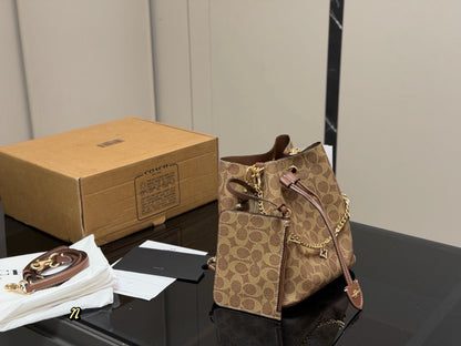 High-End Women's Fashion Handbags-21