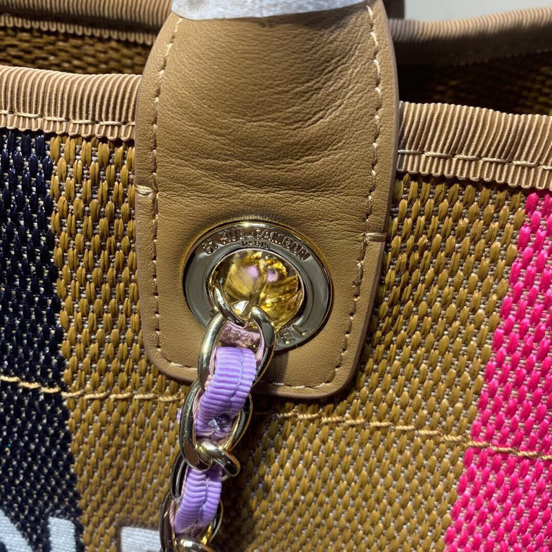 Chanel Luxury Handbag Style 559 Rovelle Bags
