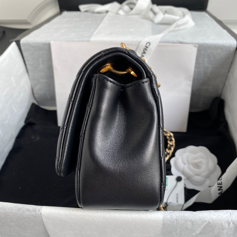 Chanel Luxury Handbag Style 626 Rovelle Bags