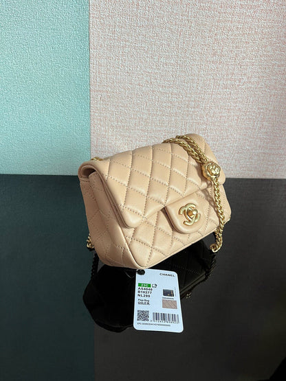 Chanel Luxury Handbag Style 82 Rovelle Bags