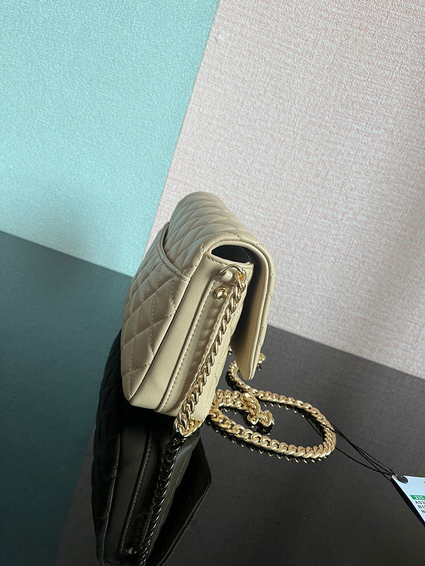 Chanel Luxury Handbag Style 52 Rovelle Bags