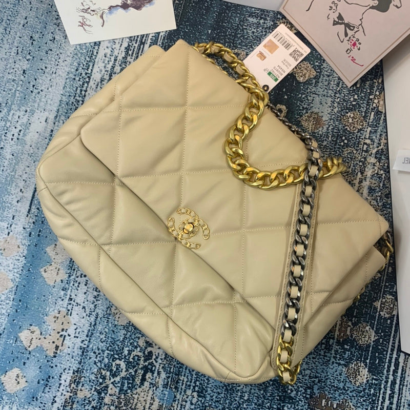 Chanel Luxury Handbag Style 573 Rovelle Bags