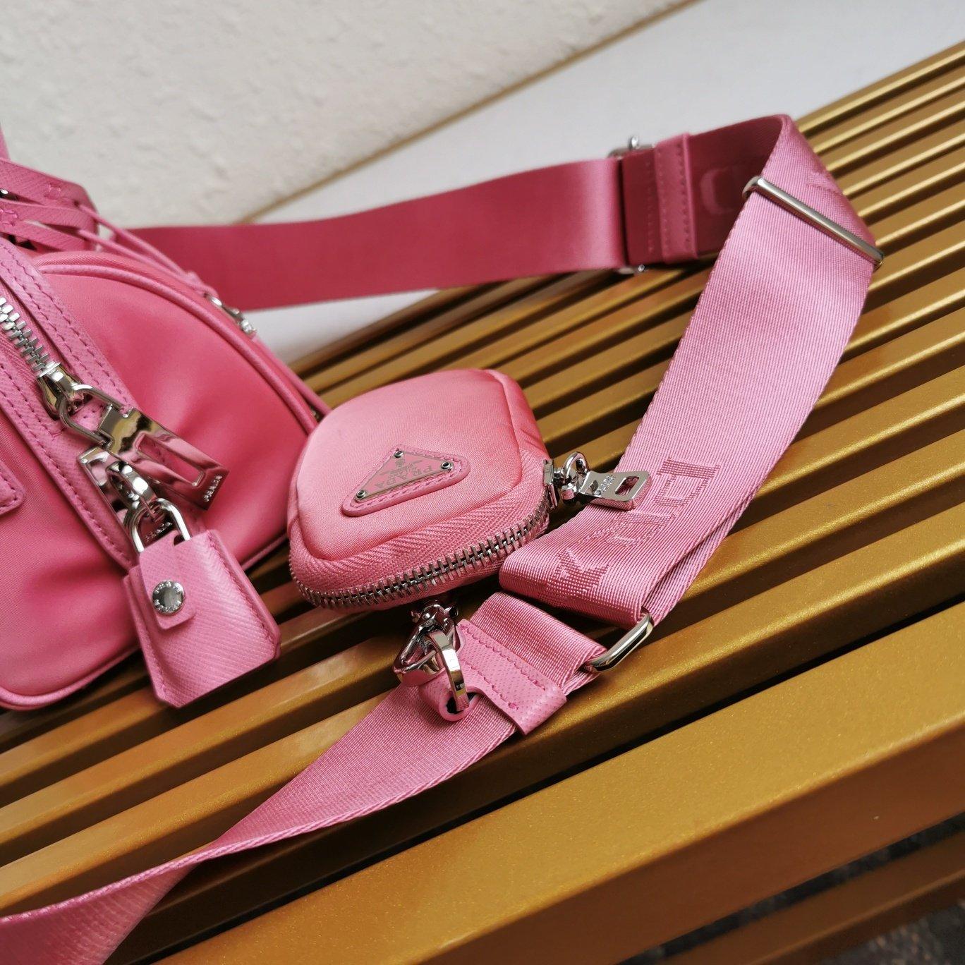 Prada Re-Edition 2005 Nylon Bag