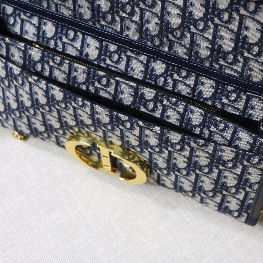 DIOR 30 MONTAIGNE POUCH
