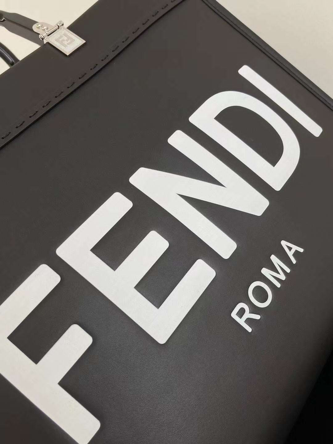 FENDI Rovelle Bags