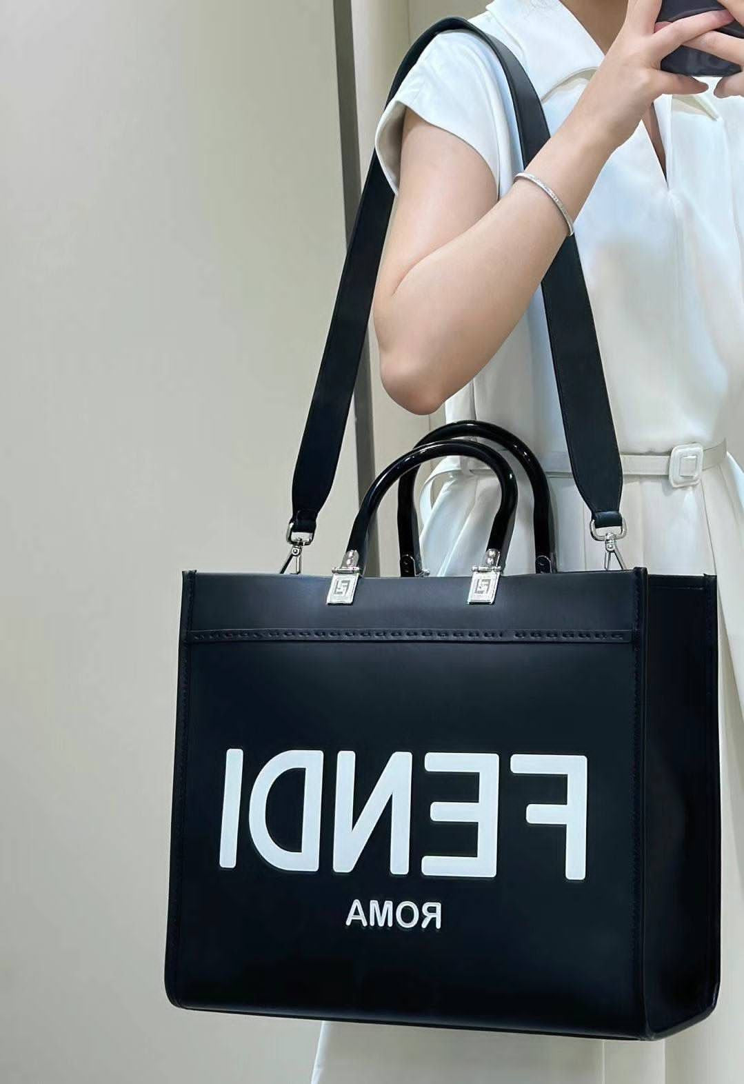 FENDI Rovelle Bags