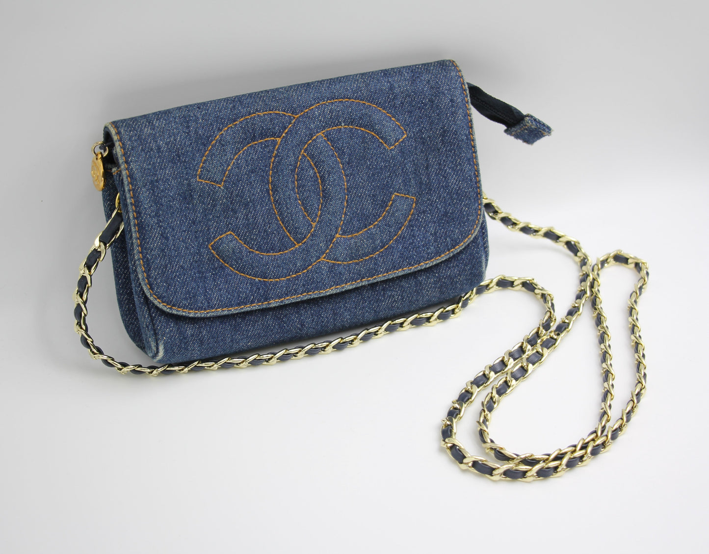 Chanel Luxury Leather Blue Clutch Blue Rovelle Bags