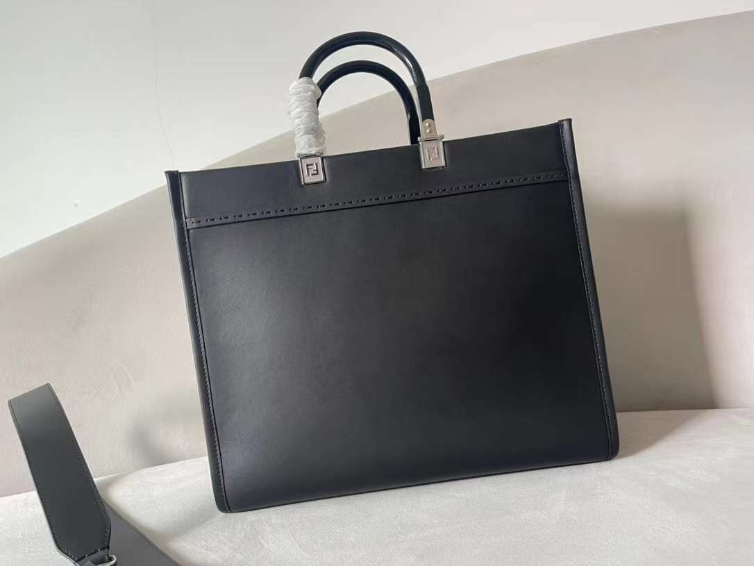 FENDI Rovelle Bags
