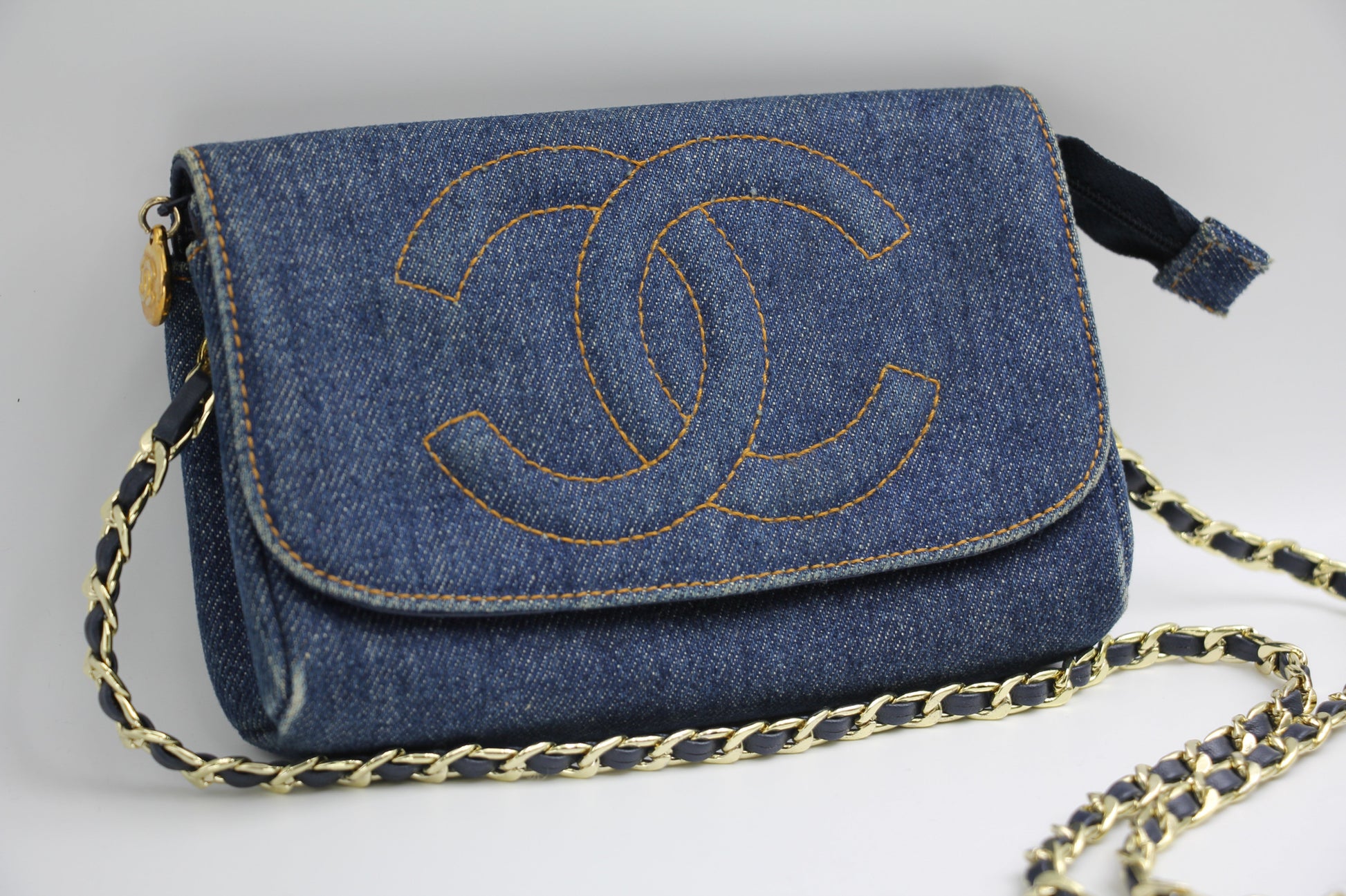 Chanel Luxury Leather Blue Clutch Blue Rovelle Bags