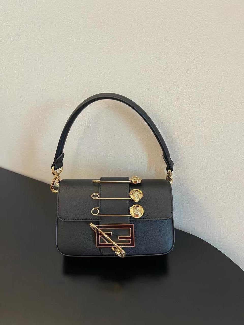 FENDI Rovelle Bags