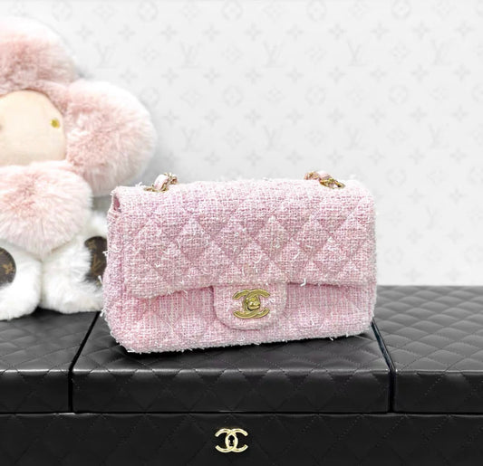 Chanel Luxury Leather Pink Shoulder Bag Pink Rovelle Bags