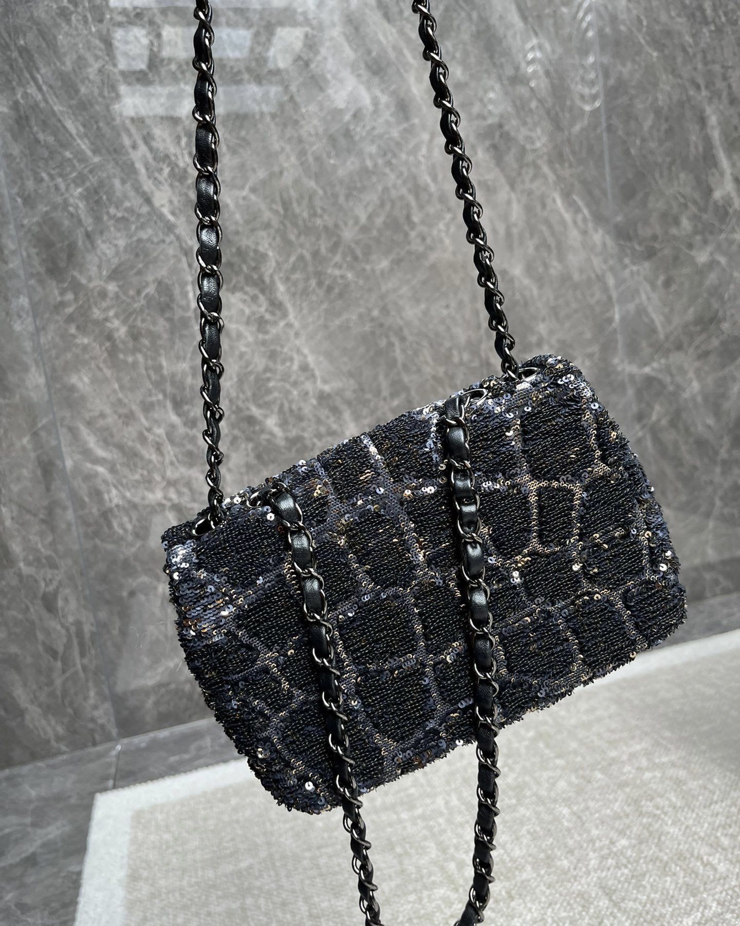Chanel Luxury Leather Handbag Style 8 Rovelle Bags
