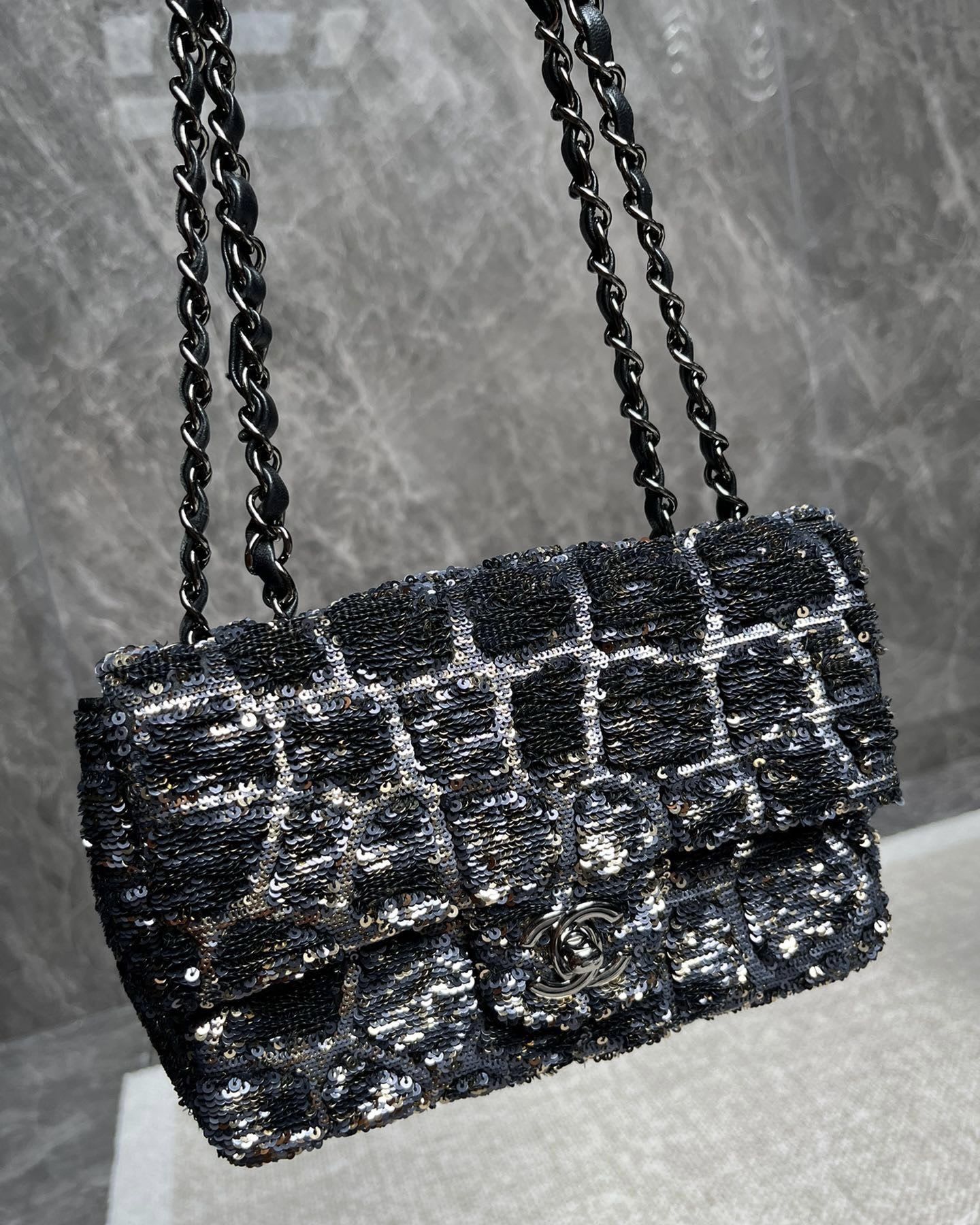 Chanel Luxury Leather Handbag Style 8 Rovelle Bags