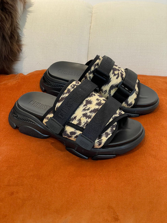 Christian Dior D Wander Slides