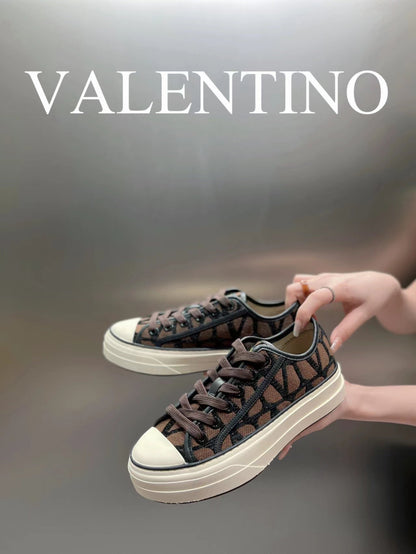 Valentino totaloop Low Top Sneakers