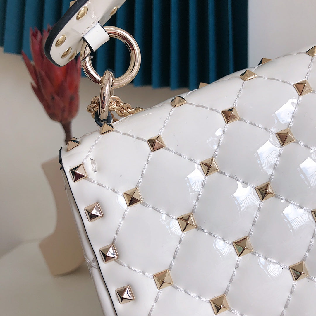 Valentino Garavani  Rockstud Spike Medium  Bag