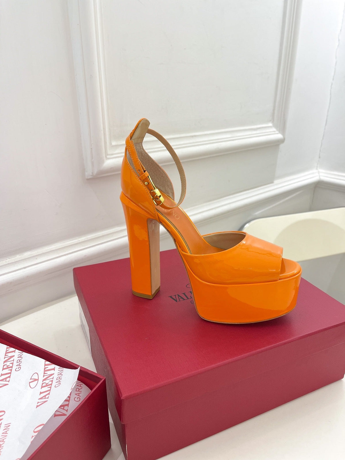 VALENTINO GARAVANI TAN-GO PLATFORM PATENT LEATHER SANDAL 155MM