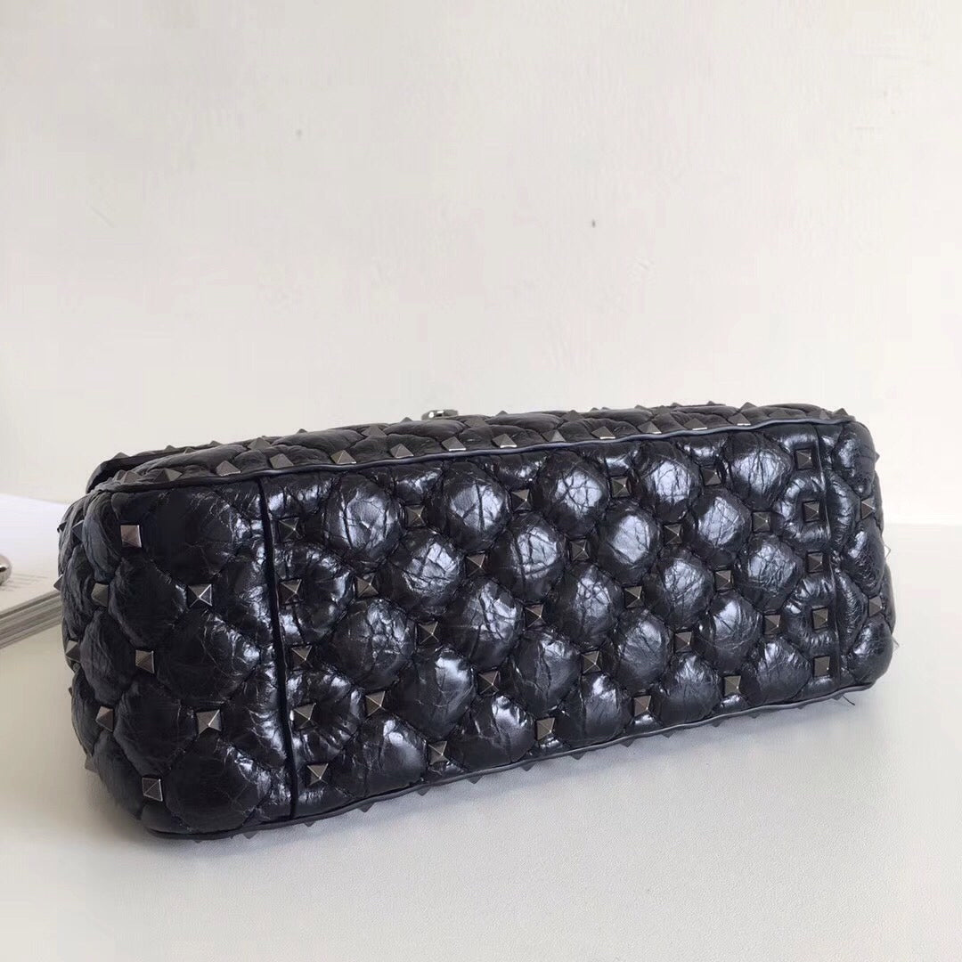 Valentino Garavani  Rockstud Spike Medium  Bag