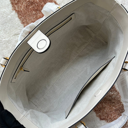 Gucci GG Matelasse Leather Medium Tote Bag