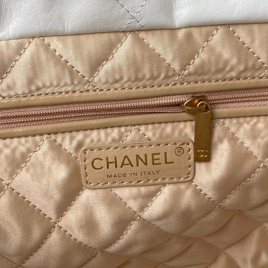 Chanel 22 Large Handbag