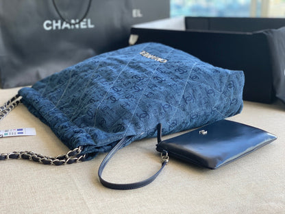 Chanel 22 Medium Handbag